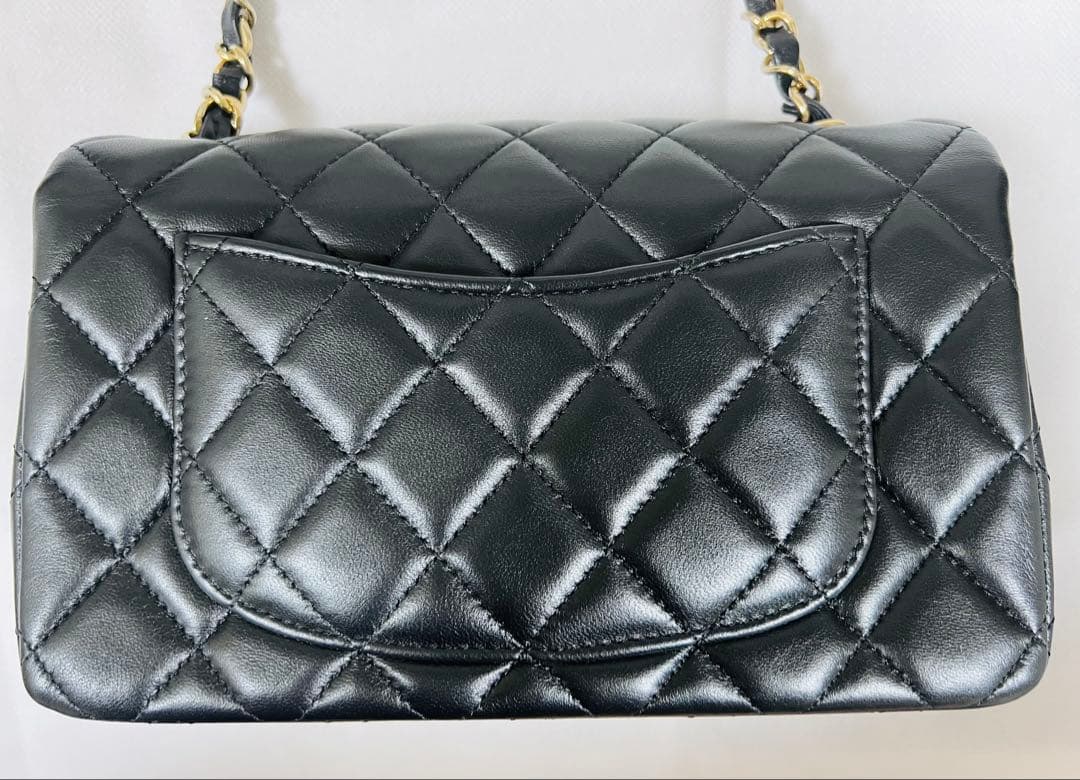CHANEL ショルダーバッグ ミニマトラッセ A69900 黒 ラムスキン