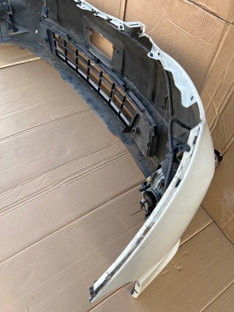 アルファード 20系　前期 フロントバンパー　フォグ2色LED ガーニッシュ付き