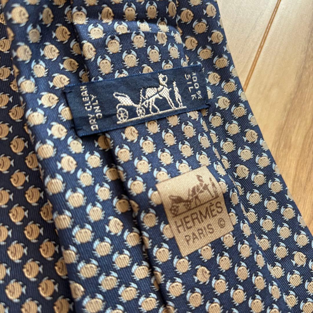 新品　未使用品　ネクタイ HERMES エルメス ネイビー　紺　魚とカニ　海