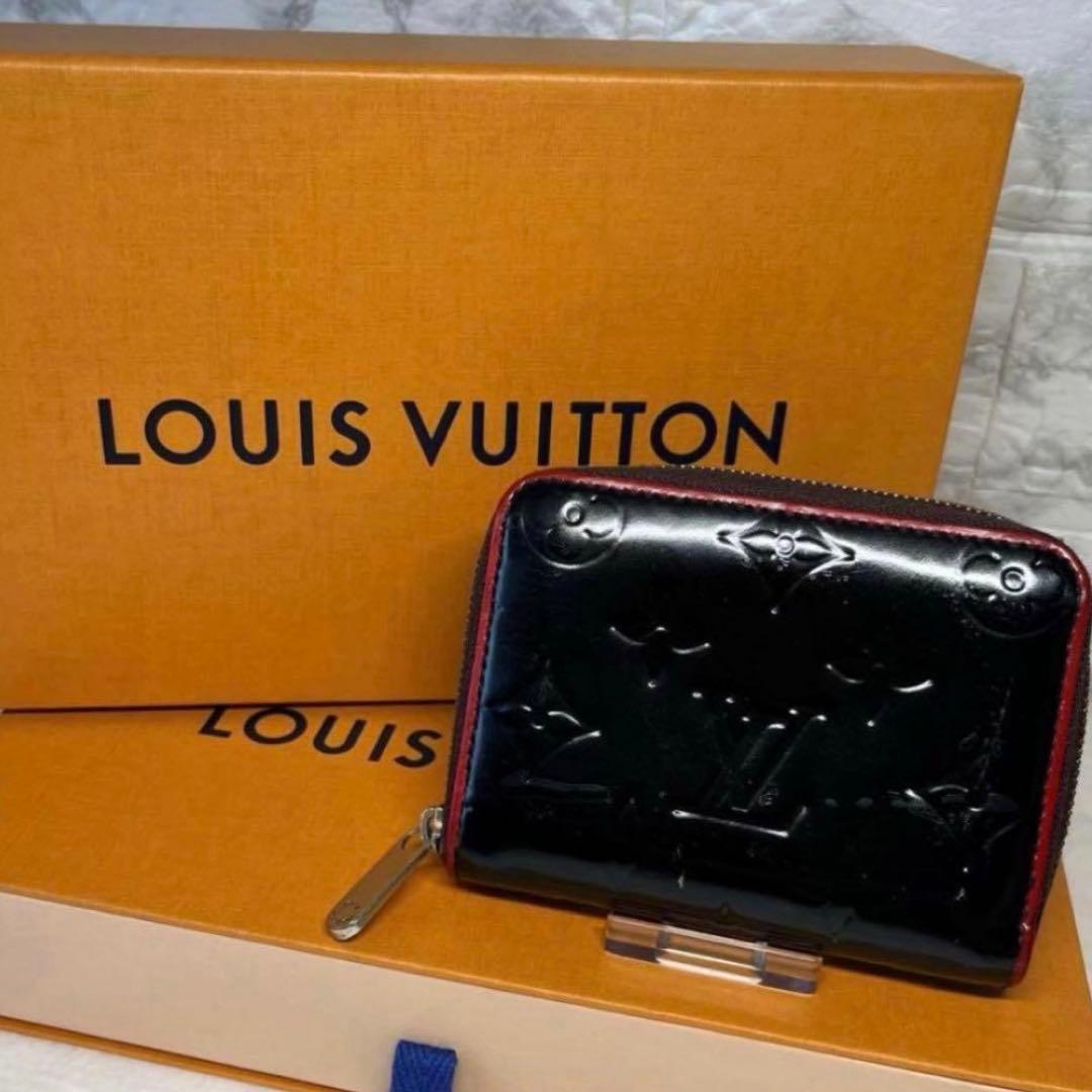 LOUIS VUITTON ヴェルニ ジッピーパス　小銭入れ