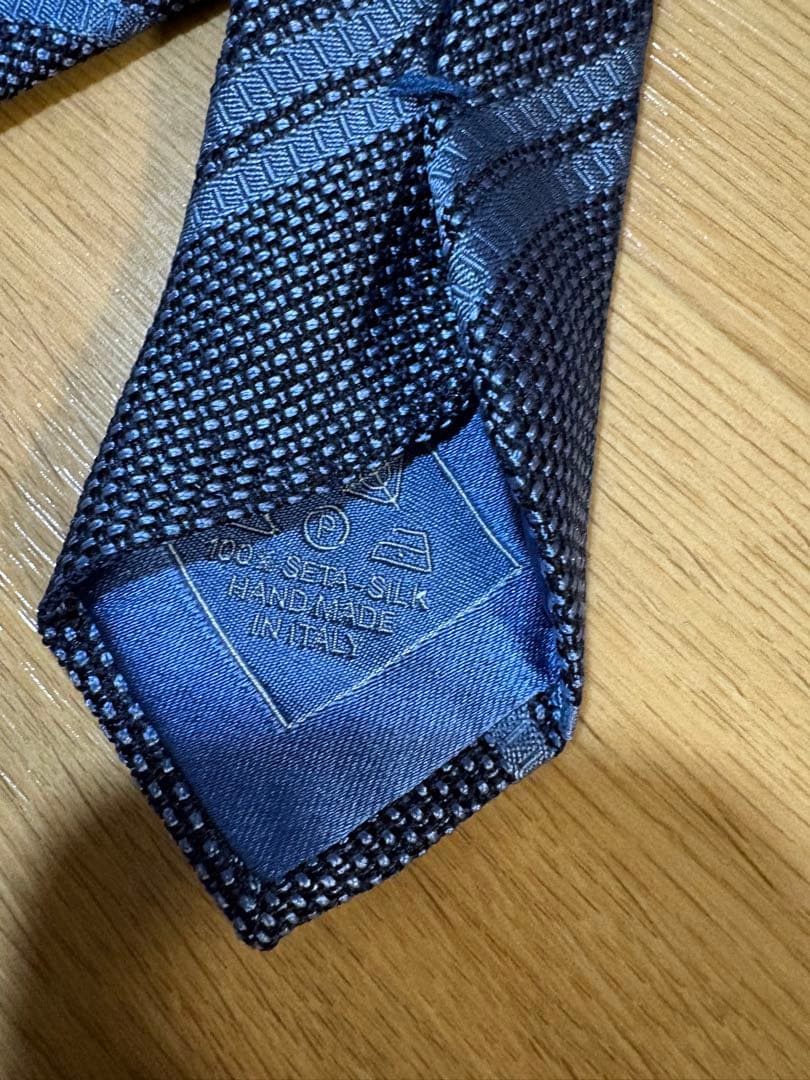 未使用　ブリオーニ　イタリア製　ネクタイ　レジメンタルストライプ