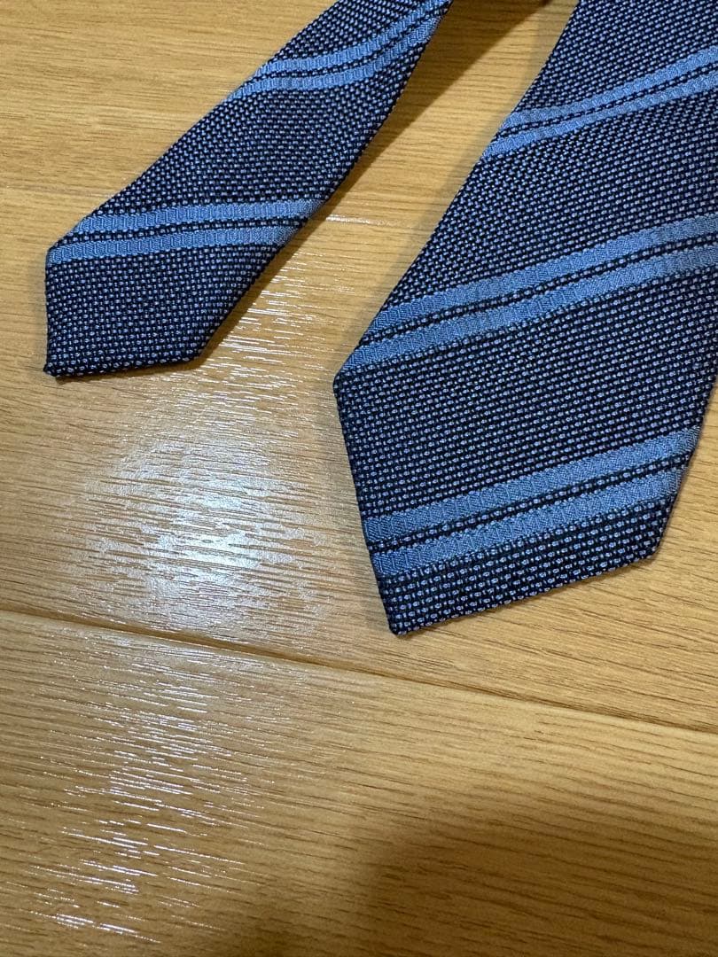 未使用　ブリオーニ　イタリア製　ネクタイ　レジメンタルストライプ