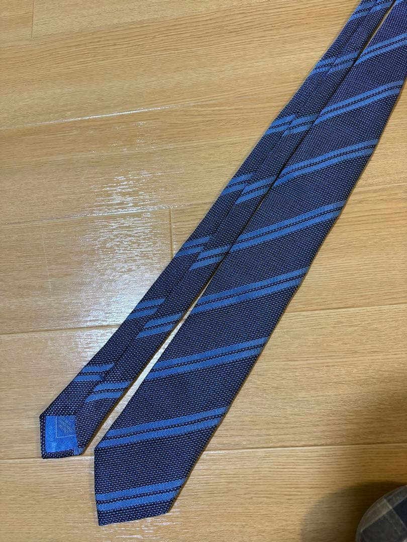 未使用　ブリオーニ　イタリア製　ネクタイ　レジメンタルストライプ