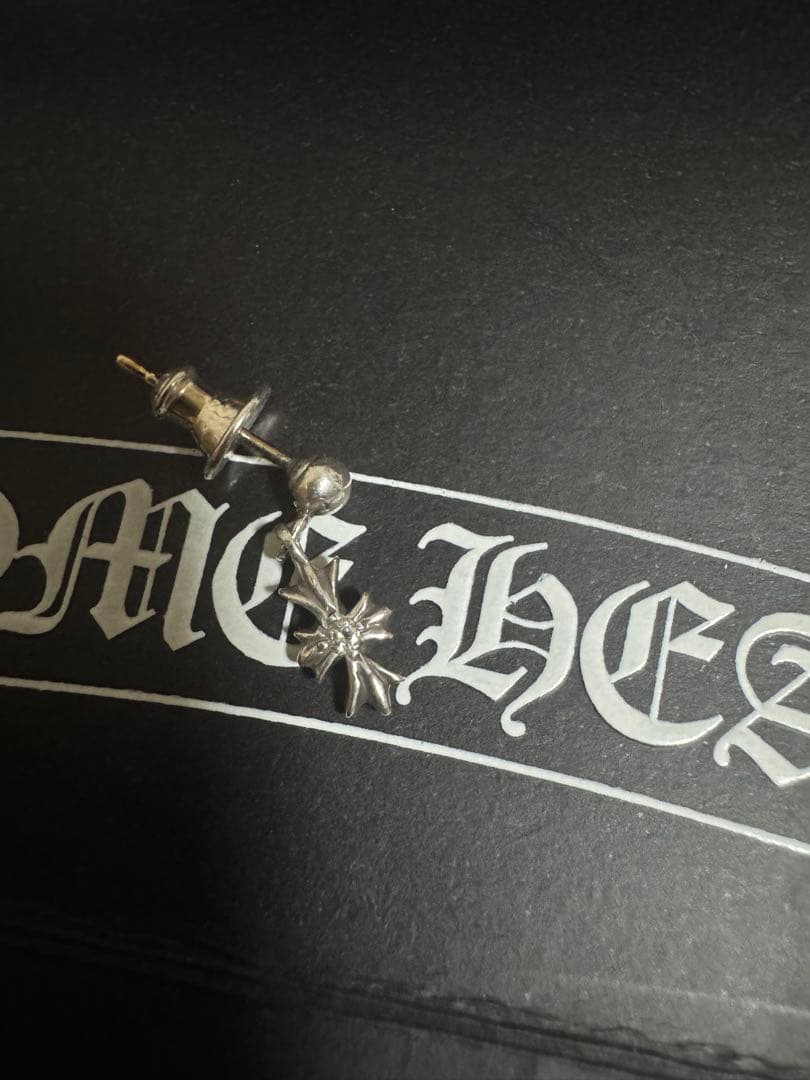 [モンキー]クロムハーツ　タイニーE CHプラス ドロップ ダイヤピアス