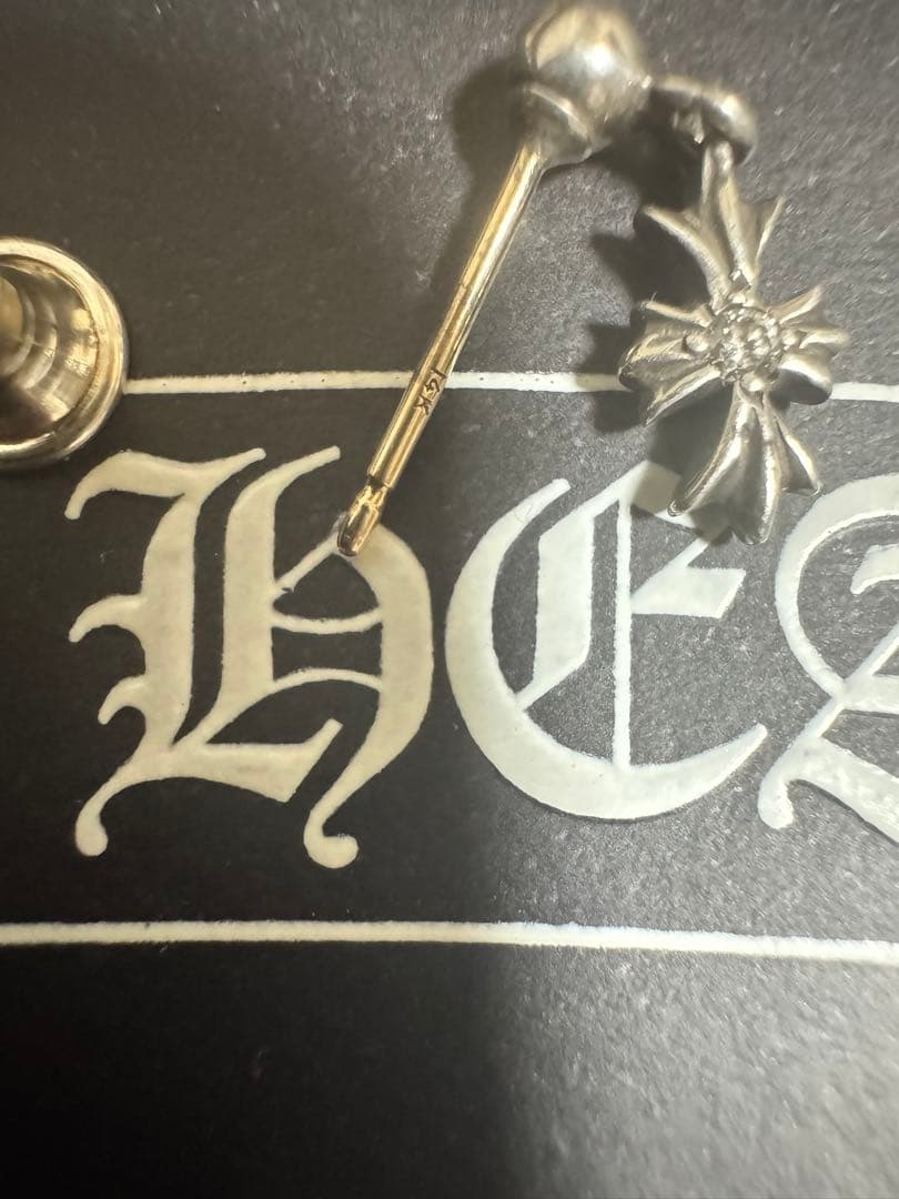 [モンキー]クロムハーツ　タイニーE CHプラス ドロップ ダイヤピアス