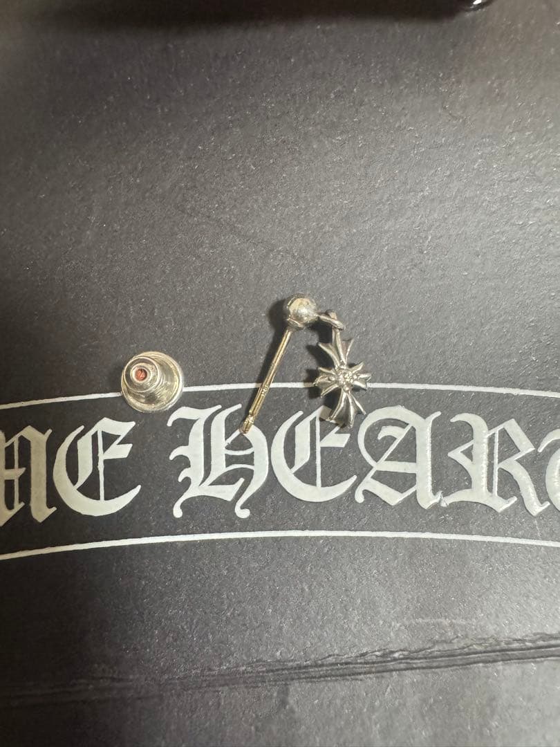 [モンキー]クロムハーツ　タイニーE CHプラス ドロップ ダイヤピアス