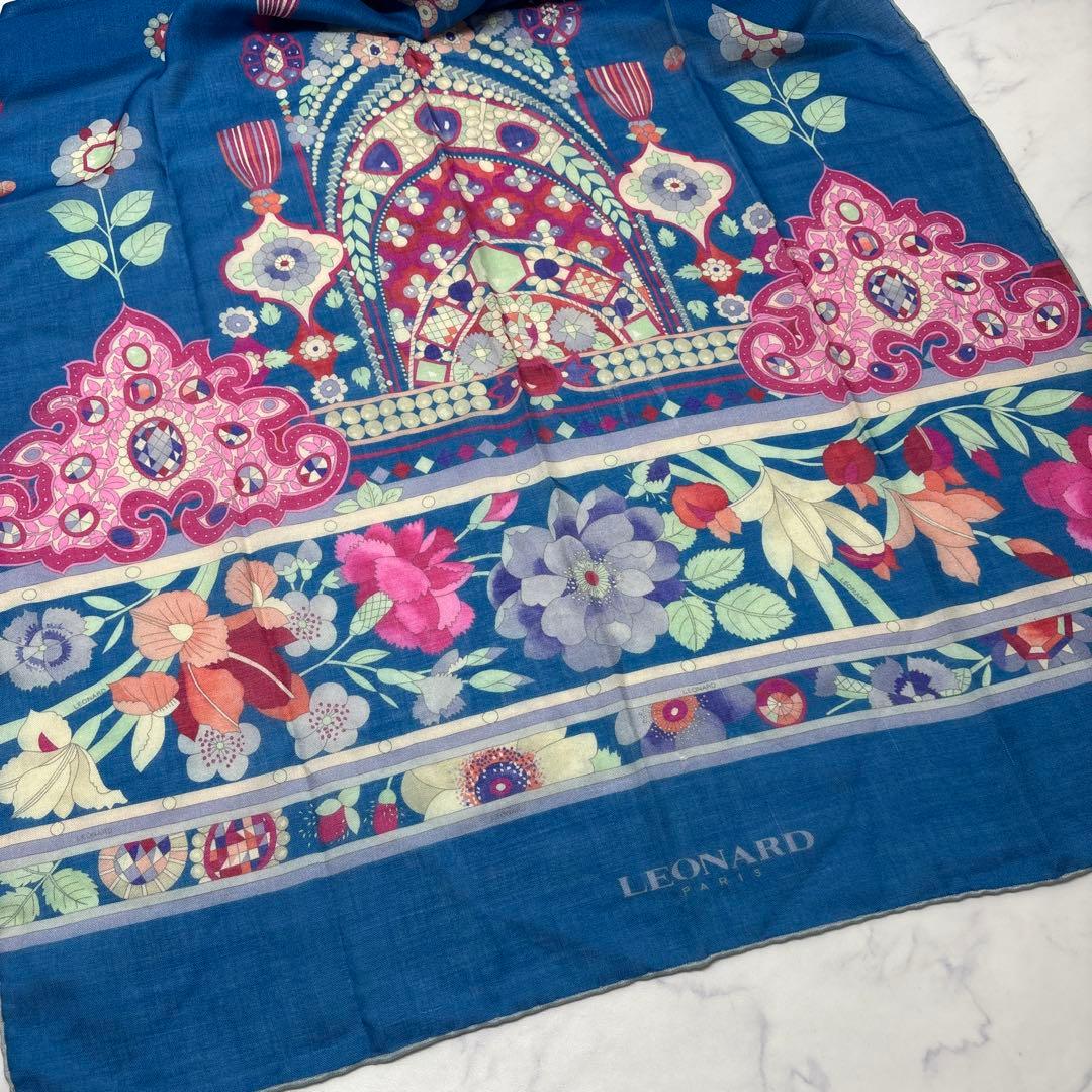 0902 レオナール　ストール　花柄　ブルー　汚れ,糸ツレあり.※値下げ不可.