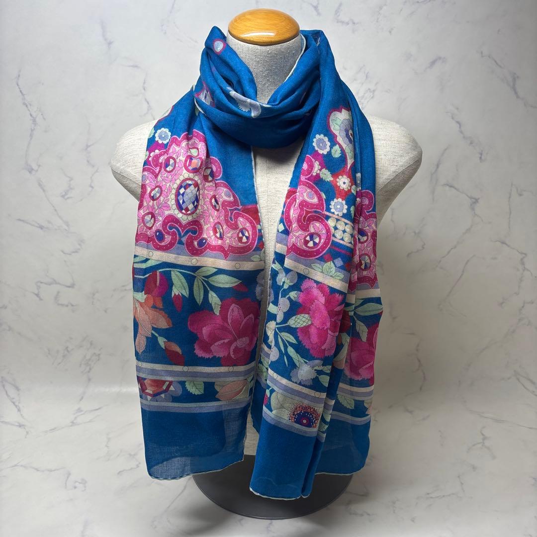 0902 レオナール　ストール　花柄　ブルー　汚れ,糸ツレあり.※値下げ不可.