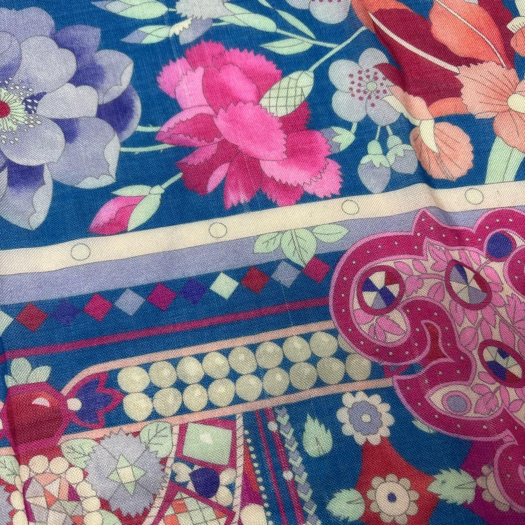 0902 レオナール　ストール　花柄　ブルー　汚れ,糸ツレあり.※値下げ不可.