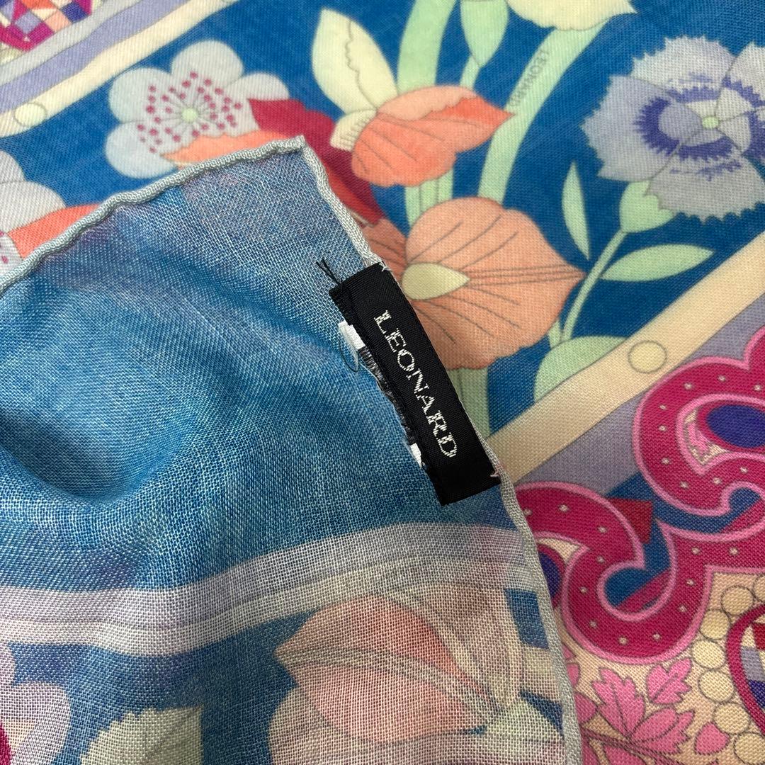 0902 レオナール　ストール　花柄　ブルー　汚れ,糸ツレあり.※値下げ不可.