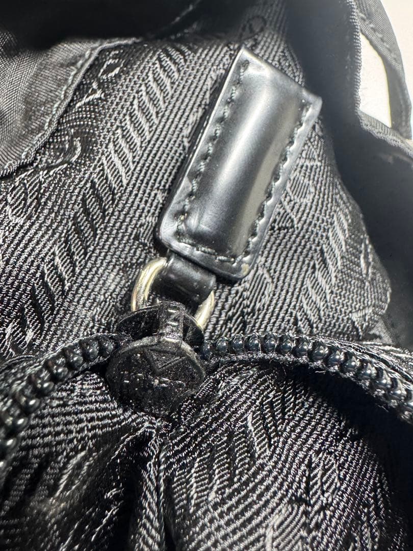 美品 PRADA（プラダ）バックパック デイパック ポコノ 三角ロゴ