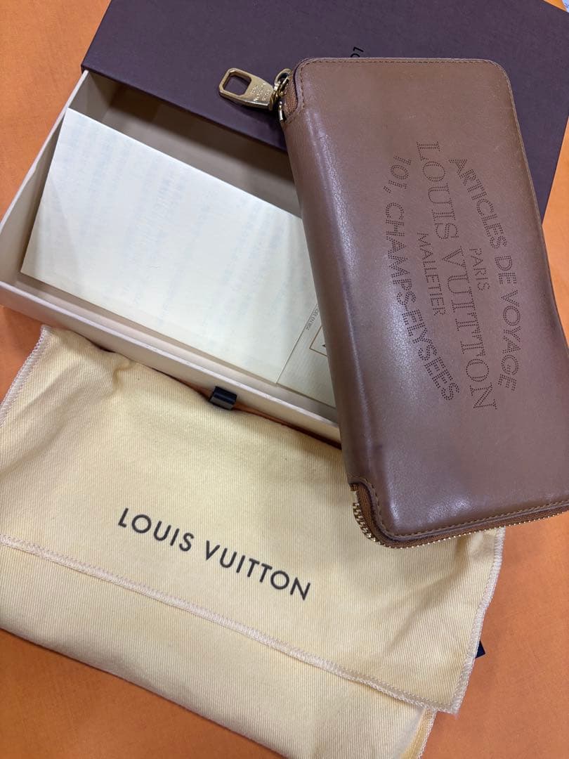 LOUIS VUITTON パルナセア ポルトフォイユ・イエナ