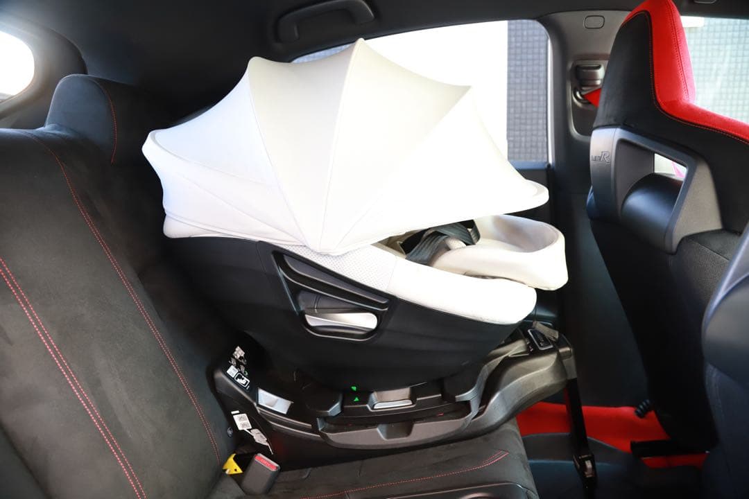 カーメイト エールベベチャイルドシート BFS11A オフホワイト