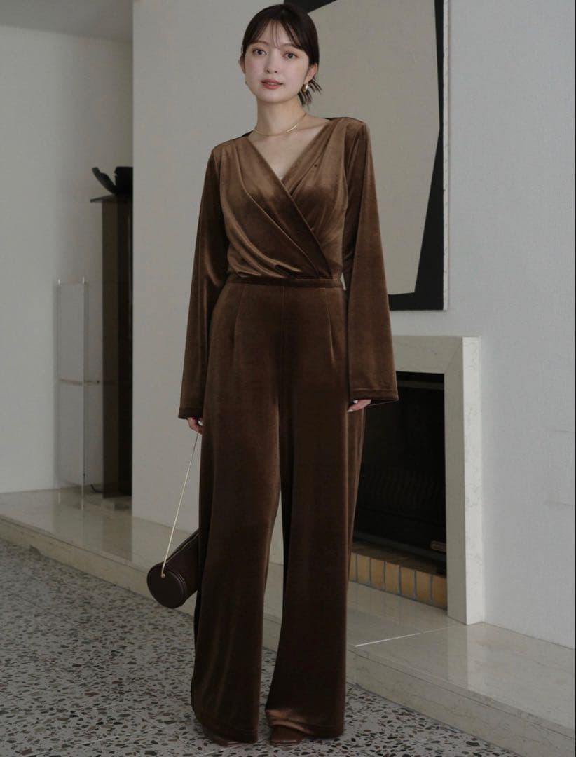 【美品】アニュアンス 完売品 ベロアカットオールインワM