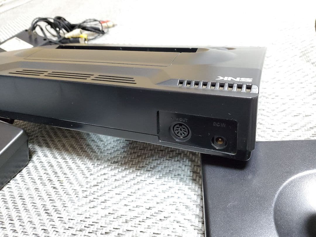 [ネオジオ] ネオジオ本体セット コントローラー2個・メモカ付き