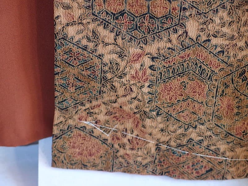 未使用　染め小紋（更紗文）裄65 正絹美品