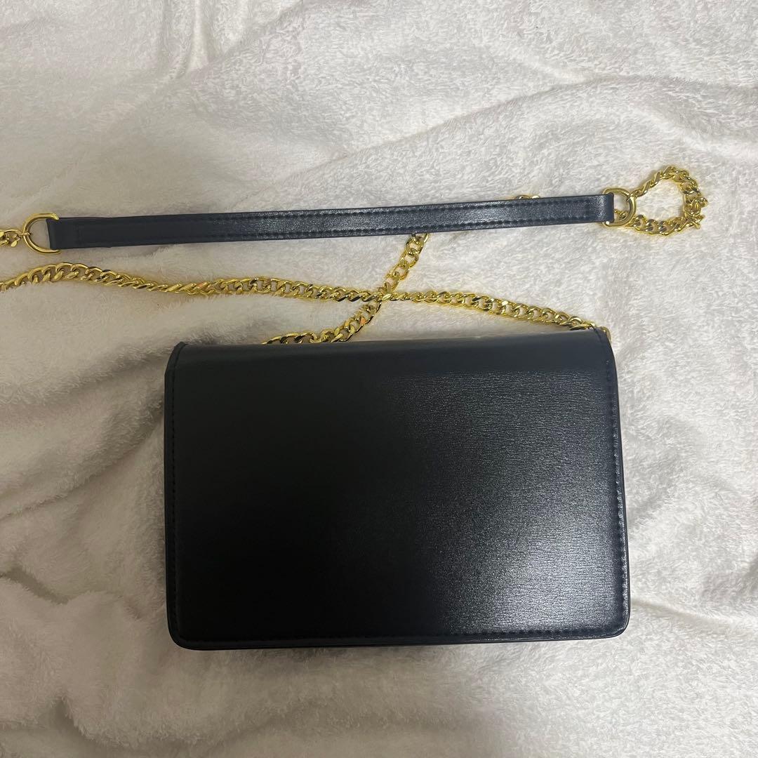 CELINE チェーンウォレット マーゴ / シャイニーカーフスキン