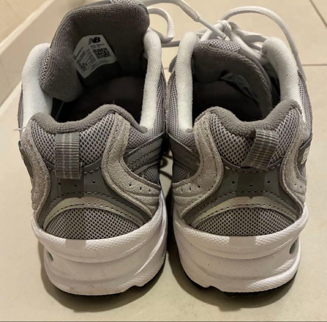 ニューバランス　MR530 グレー