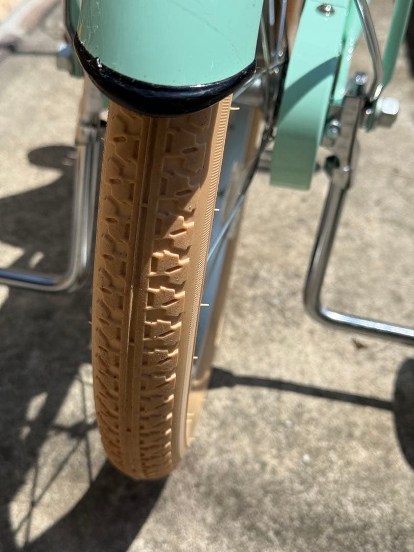 ミントグリーン 自転車 前カゴ付き　18インチ　補助輪付　子供自転車