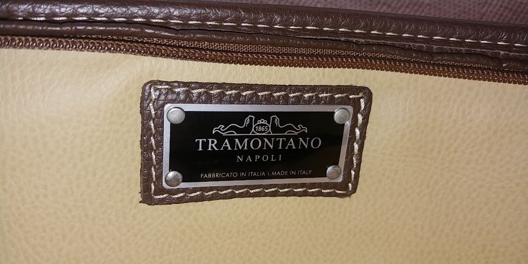 TRAMONTANO トラモンターノ　クラッチバッグ