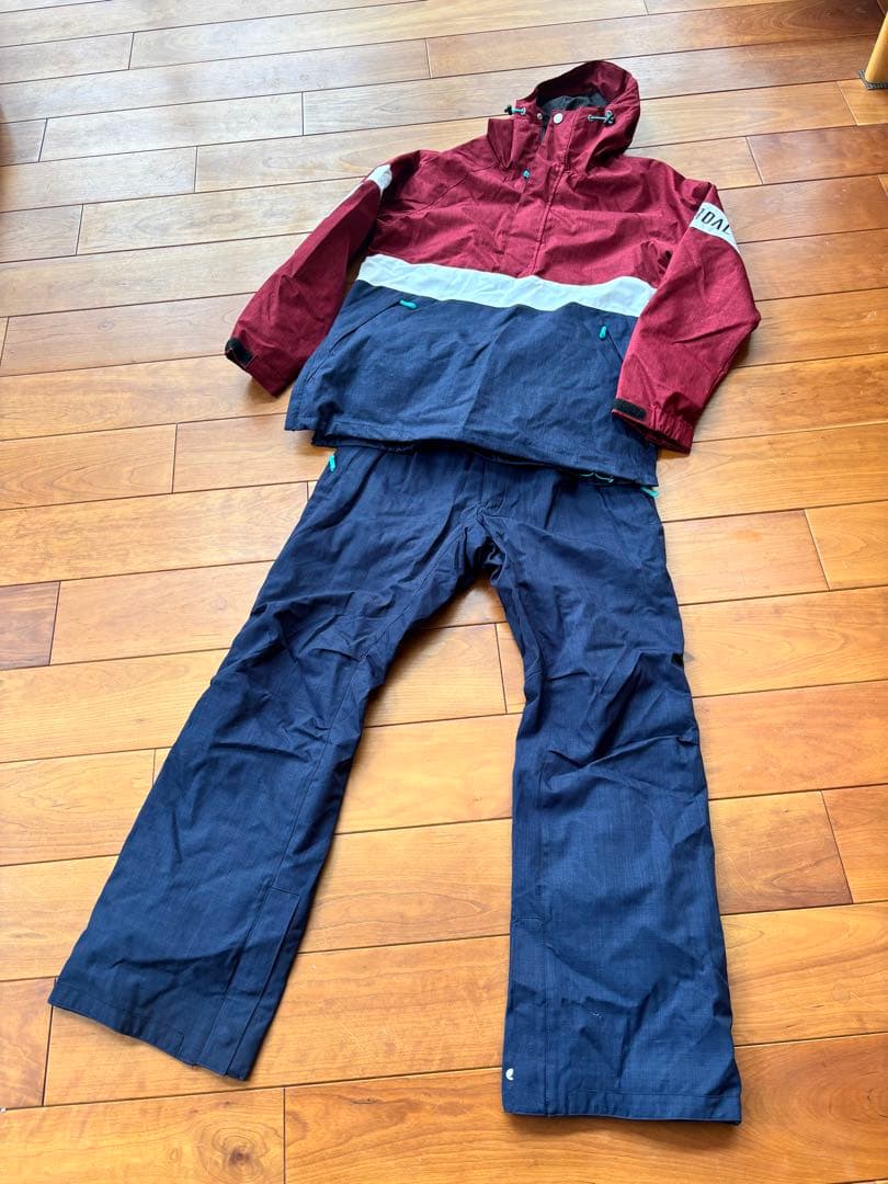 美品　スノーボードウェア スキーウェア レディース 上下セット　S