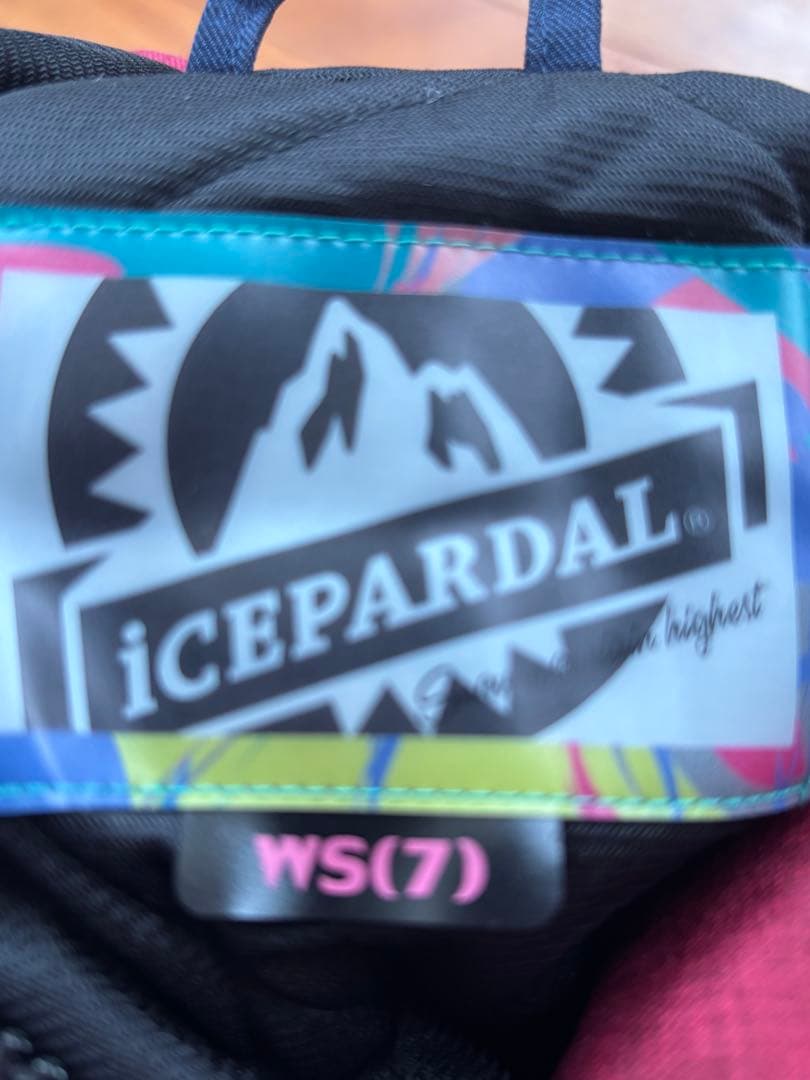 美品　スノーボードウェア スキーウェア レディース 上下セット　S