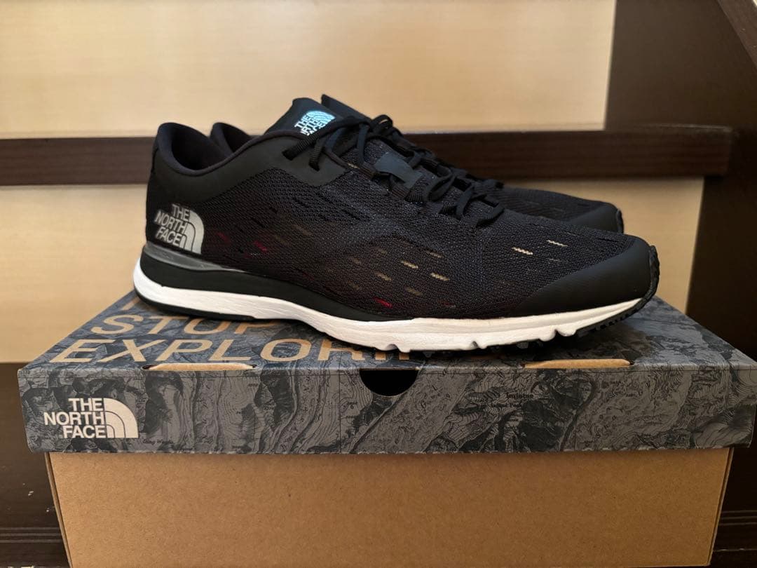 ノースフェイス　ランニングシューズ　ブラック　新品　27.5cm