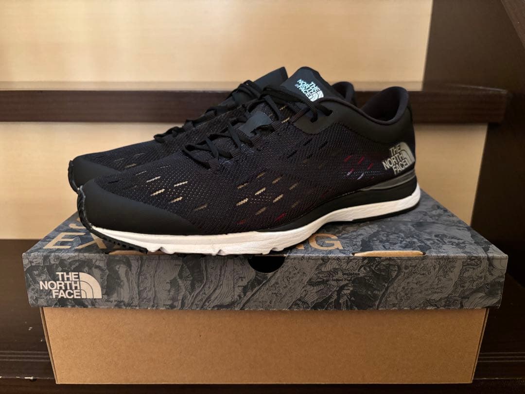 ノースフェイス　ランニングシューズ　ブラック　新品　27.5cm