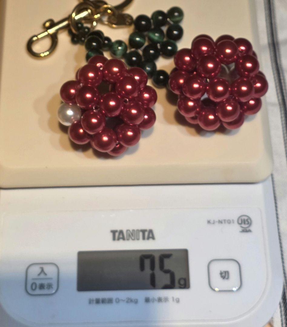 ANYA HINDMARCH　アニヤ・ハインドマーチ　チェリーキーホルダー