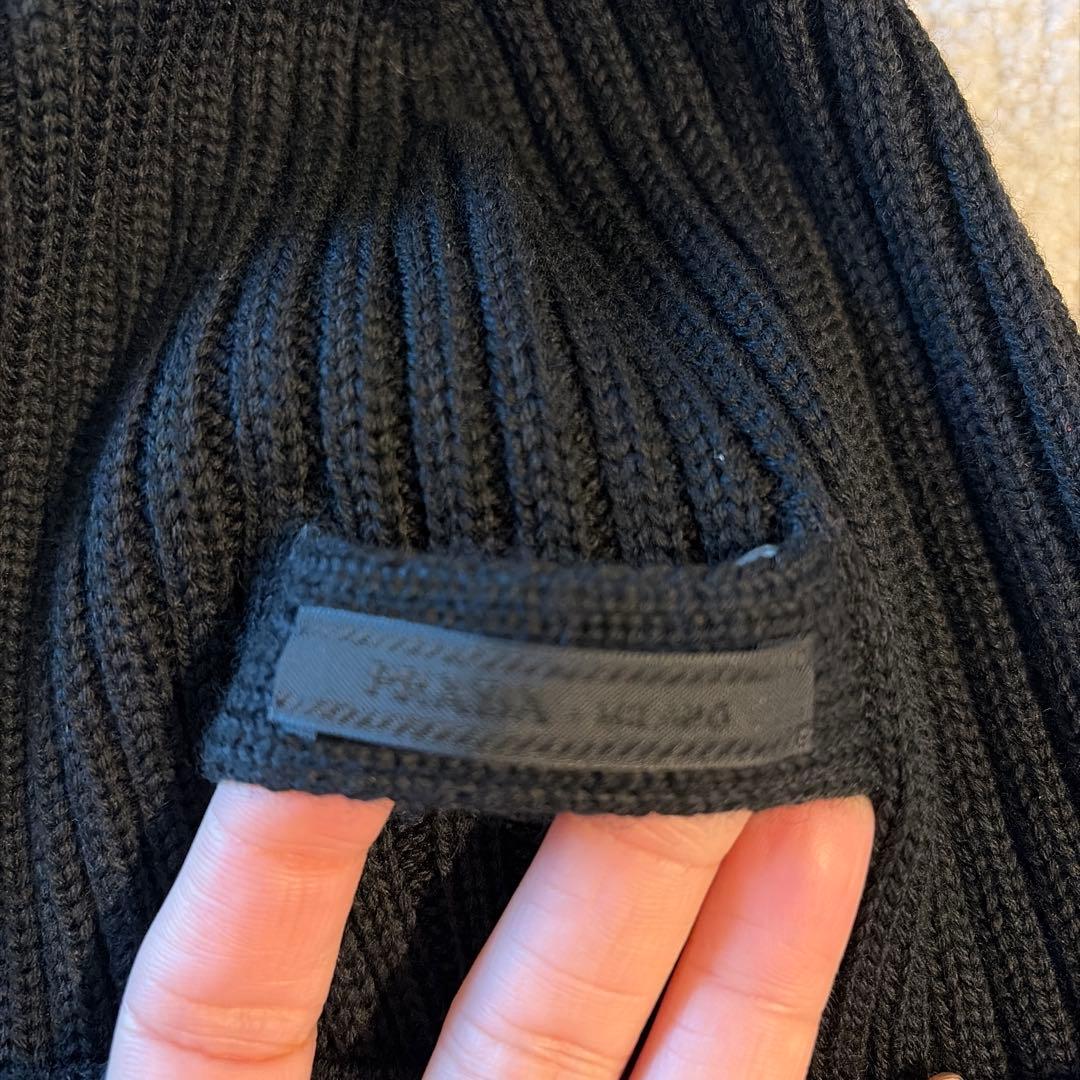 PRADA ブラック ニット帽 未使用タグ付き