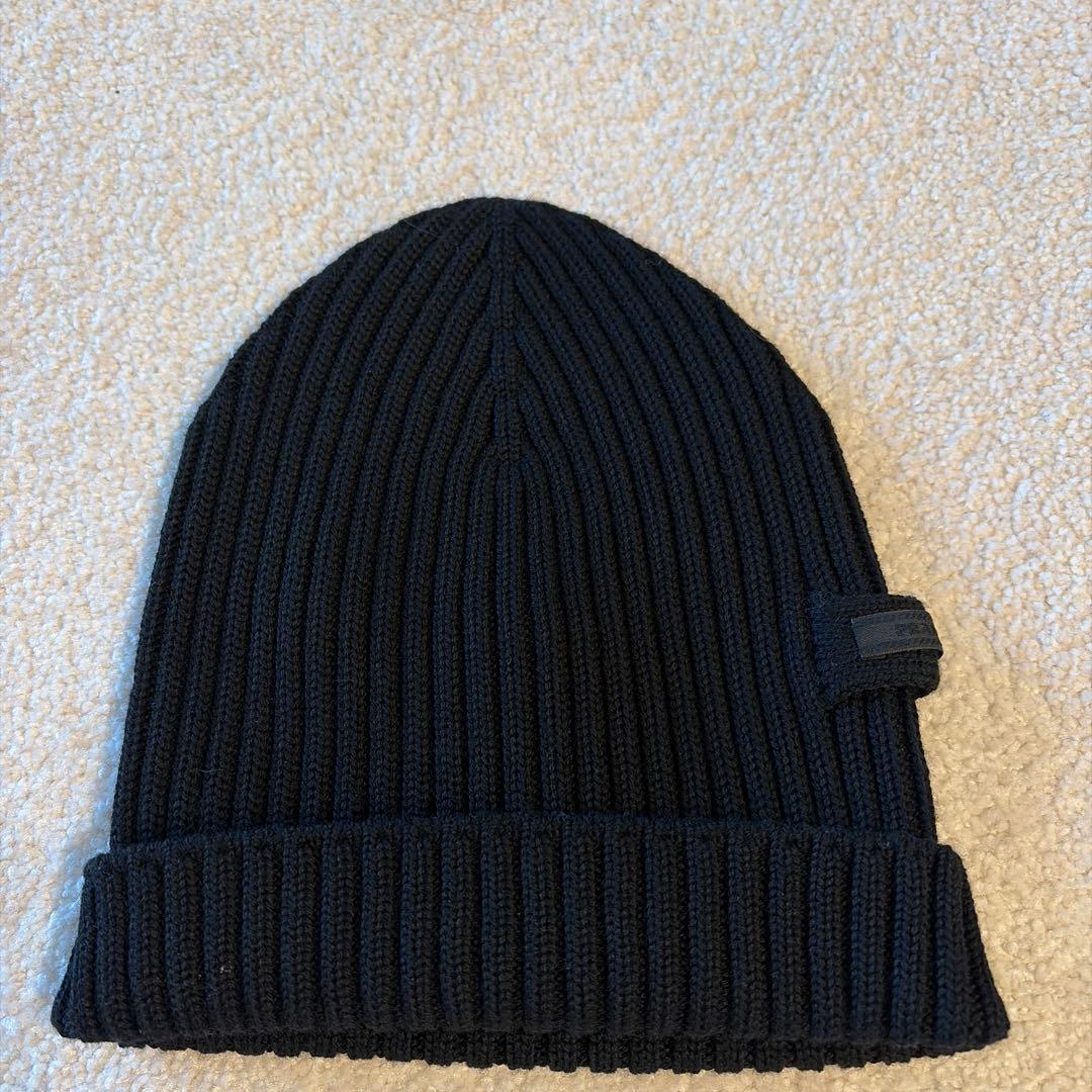 PRADA ブラック ニット帽 未使用タグ付き