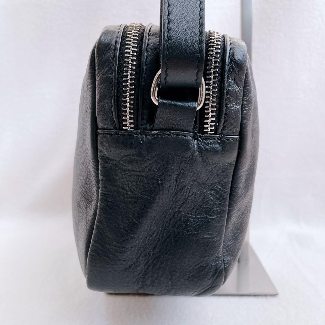 美品 iOpelle イオペレ ショルダーバッグ 型押しレザー 香水 黒 本革