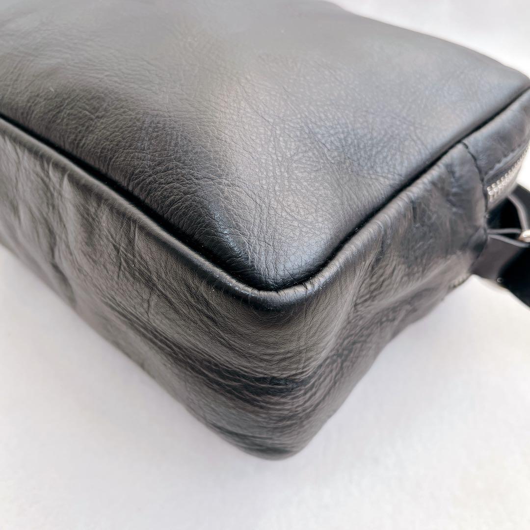 美品 iOpelle イオペレ ショルダーバッグ 型押しレザー 香水 黒 本革