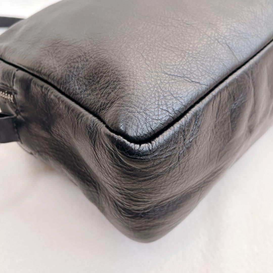 美品 iOpelle イオペレ ショルダーバッグ 型押しレザー 香水 黒 本革