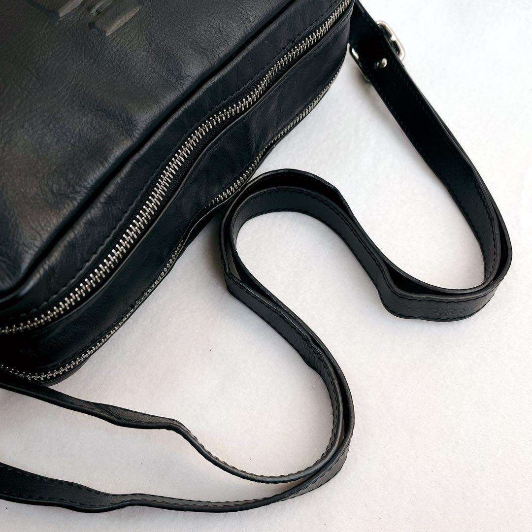 美品 iOpelle イオペレ ショルダーバッグ 型押しレザー 香水 黒 本革