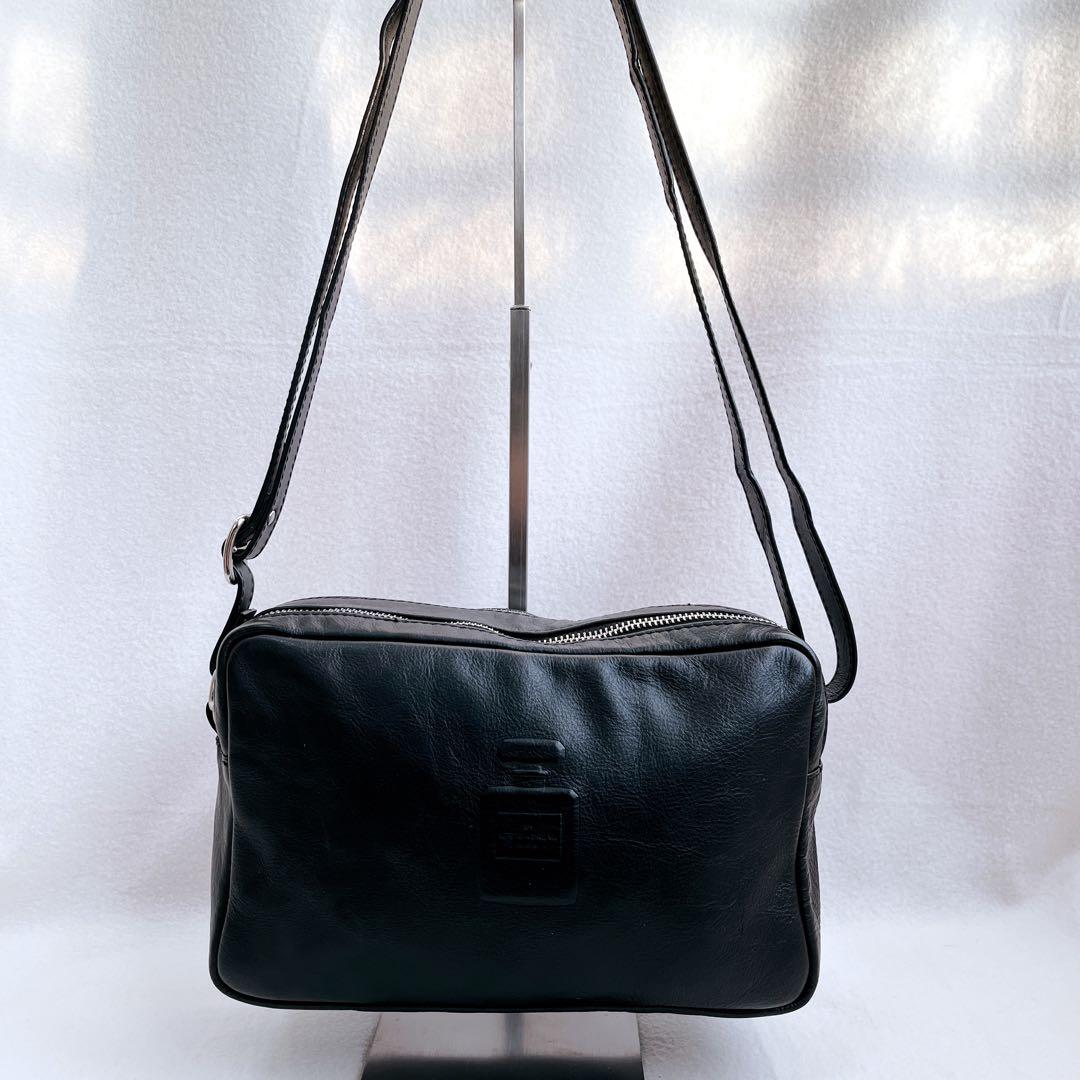 美品 iOpelle イオペレ ショルダーバッグ 型押しレザー 香水 黒 本革