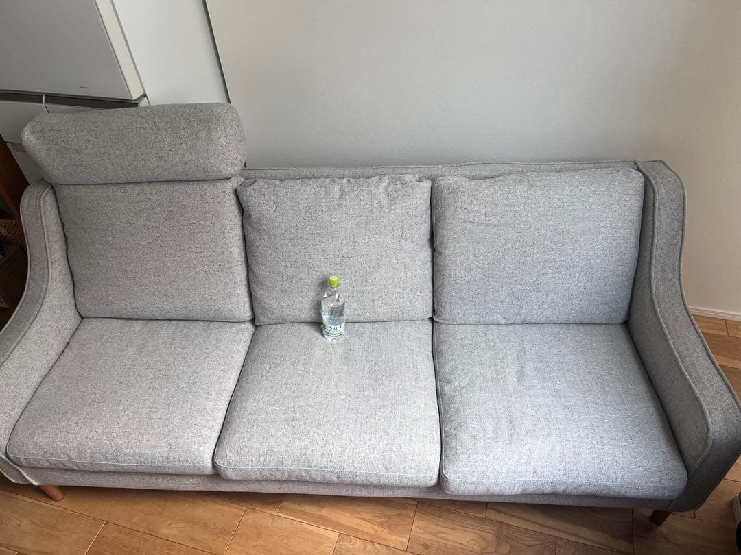 グレー 布地 アーム付きソファ 3人掛け