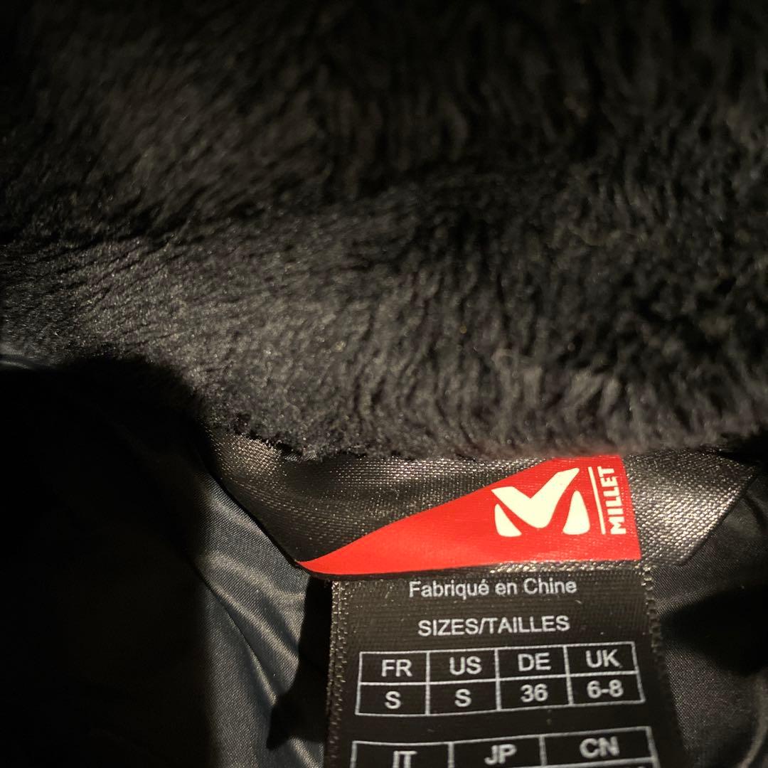 これはフランス発祥のアルパインブランド「Millet）のスノーウェアです。