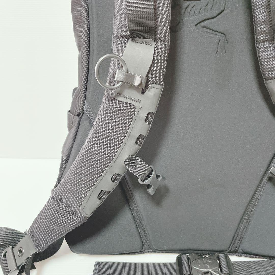たた様:77ARC’TERYX アークテリクス 廃盤モデル デイパック 黒 背面