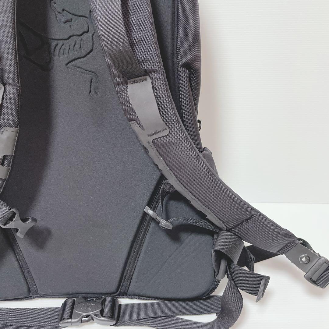 たた様:77ARC’TERYX アークテリクス 廃盤モデル デイパック 黒 背面