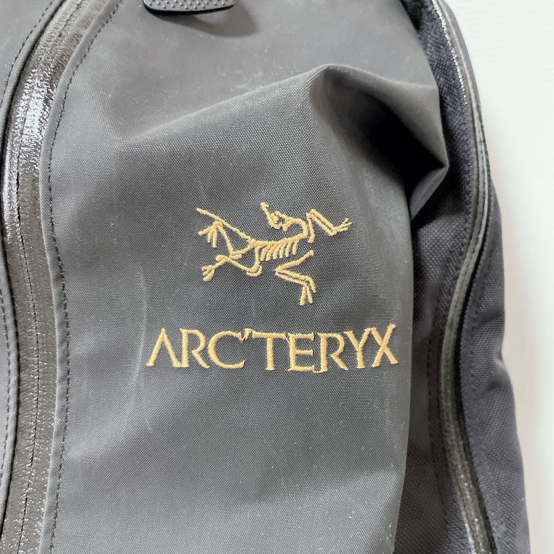 たた様:77ARC’TERYX アークテリクス 廃盤モデル デイパック 黒 背面