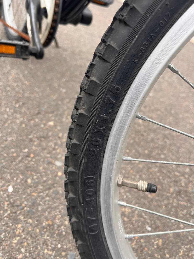 20インチ　キッズバイク ブラック/イエロー バスケット付き