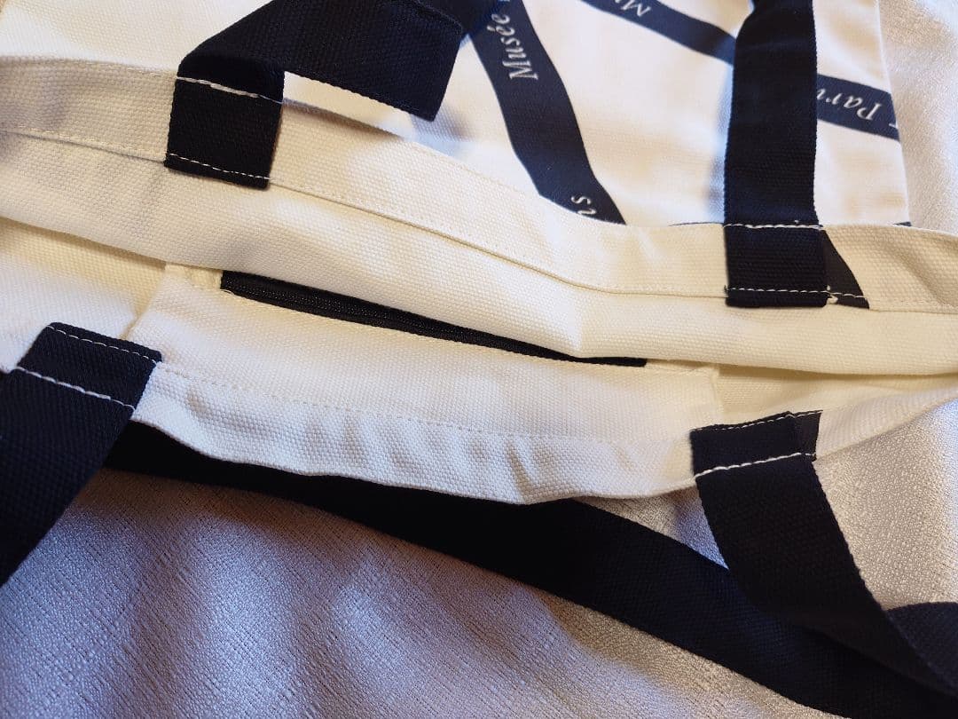 【パリ限定】イヴ・サンローラン　トートバッグ　美術館 ミュージアム