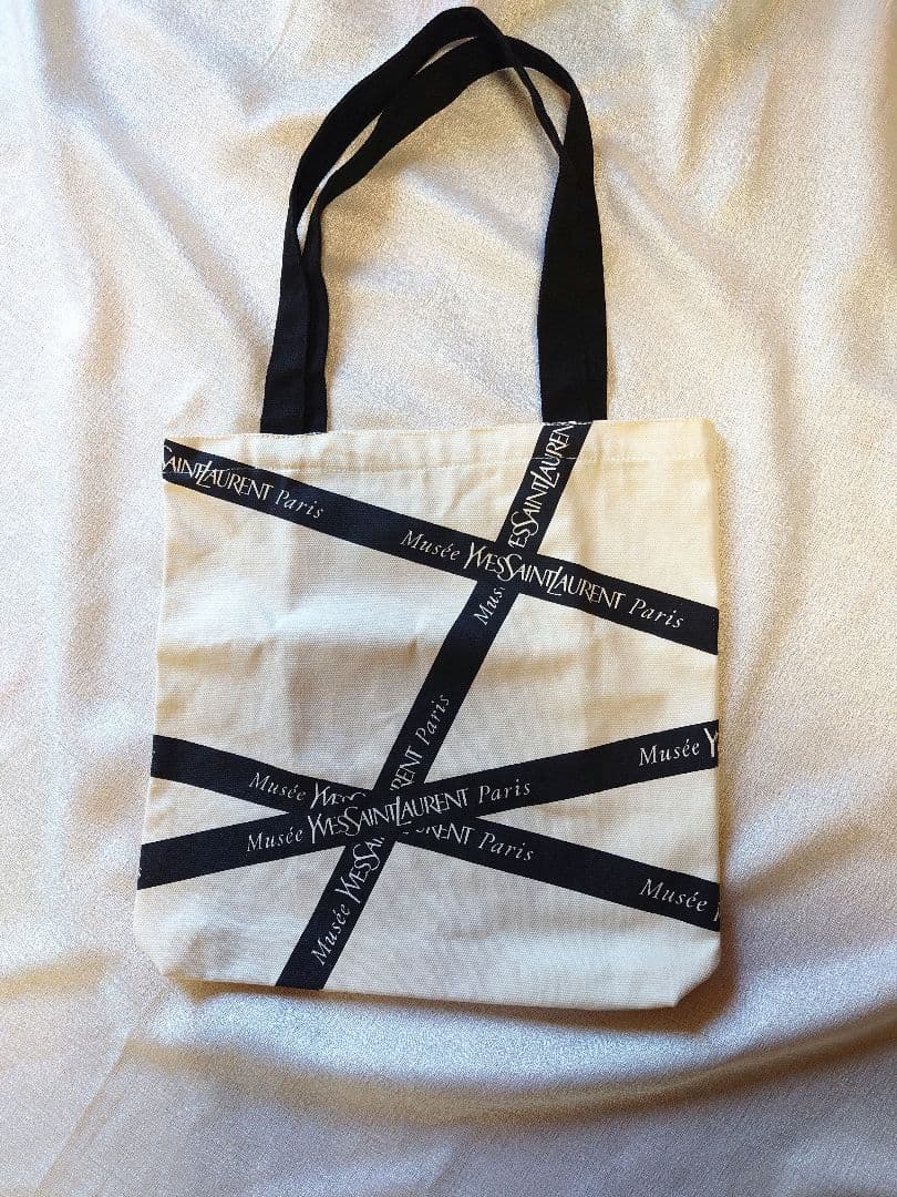 【パリ限定】イヴ・サンローラン　トートバッグ　美術館 ミュージアム