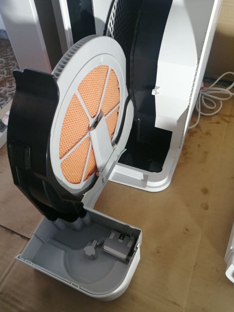 ダイキンMCK70WBK-W 空気清浄機 ホワイト