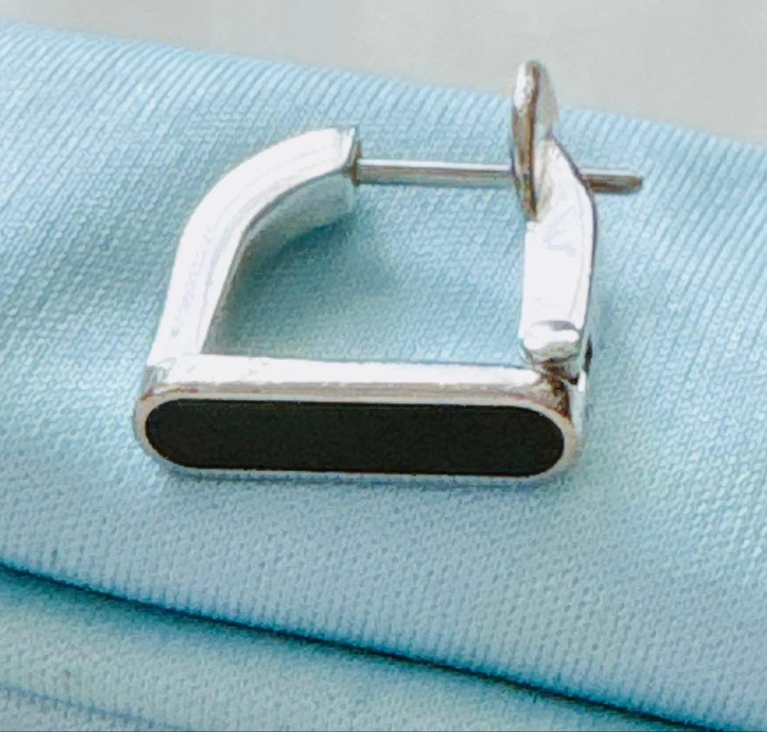 エルメス　HERMES シングルピアス 《エトリエ》 ブラック