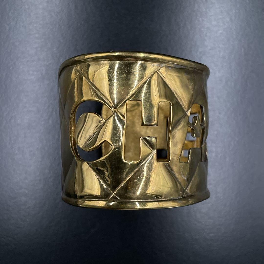 入手困難　鑑定済み　オールド　シャネル　バングル　マトラッセ　ロゴ　ゴールド