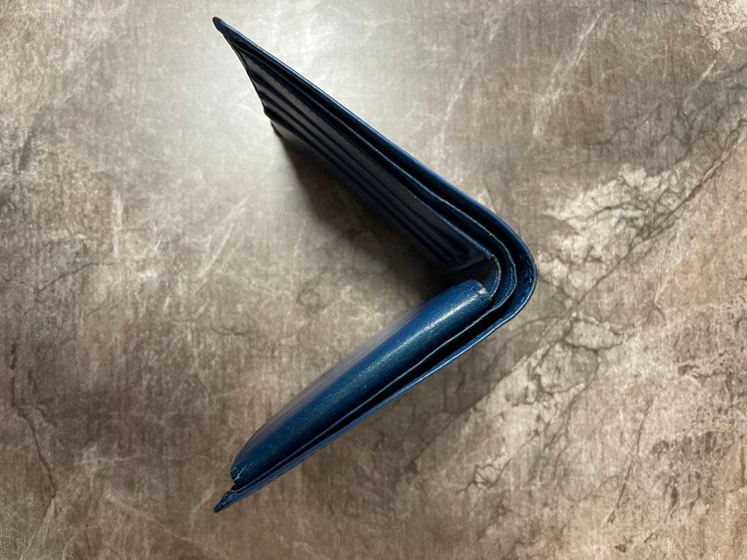 Louis Vuitton 青 エピレザー 二つ折り財布　ルイヴィトン