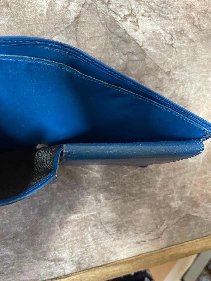 Louis Vuitton 青 エピレザー 二つ折り財布　ルイヴィトン