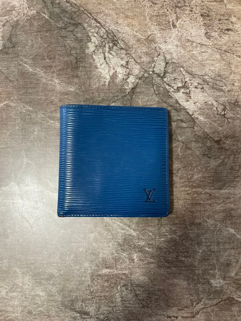 Louis Vuitton 青 エピレザー 二つ折り財布　ルイヴィトン